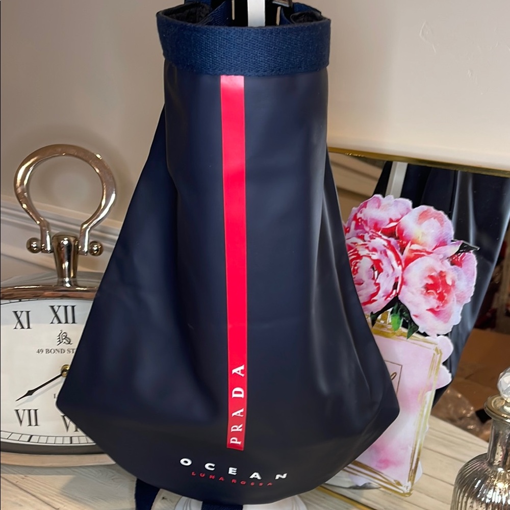 Prada Luna Rossa Ocean Navy and Red Sailing Bag. Waterproof. New in Dust Bag - Picture 2 of 10